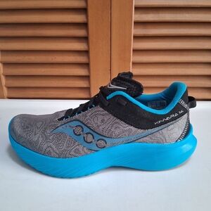 Saucony Kinvara 14 Gray Blue Black Women's Running Shoe * Size: 9.5 S10823-60